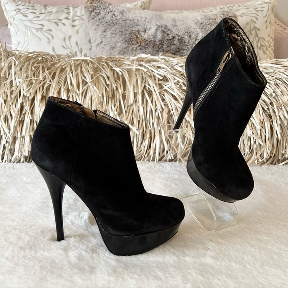 STEVE MADDEN 6 Platform 5” Heels Booties CHELSEEY Black Suede Leather Side Zip - Picture 1 of 11